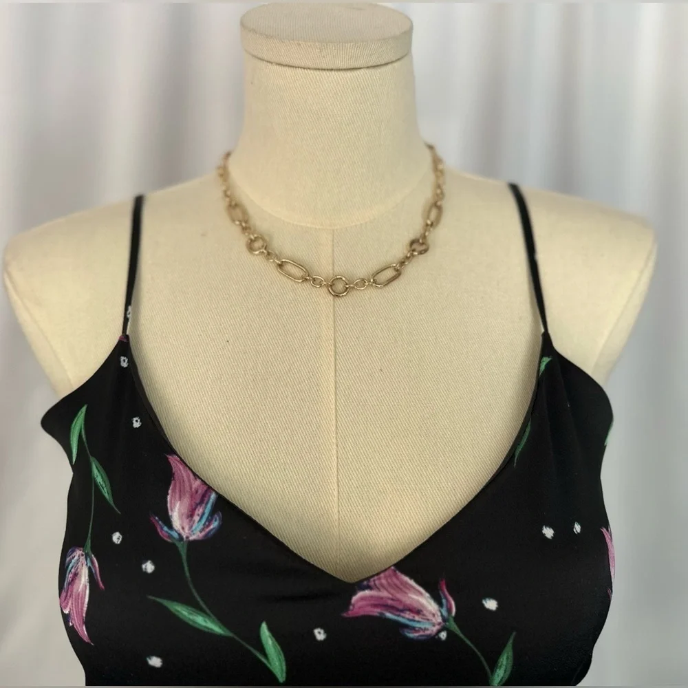 Tahari Floral Satin Cami Top Black Pink Lily Print V-Neck Spaghetti strap (1066)